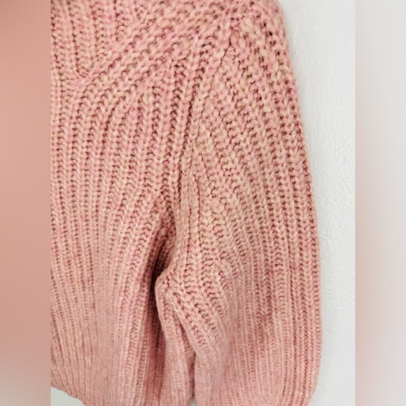 Madewell Loretto Mock Neck Wool-Blend Sweater in Heather Blush Pink - Picture 4 of 9